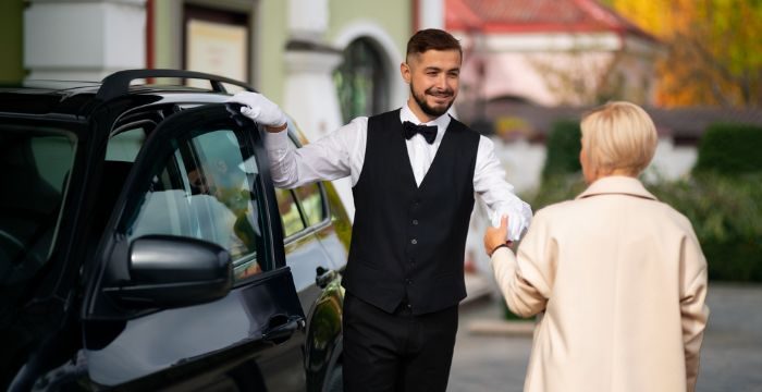 Professional Chauffeurs who know the best routes Navigate Seattle Traffic